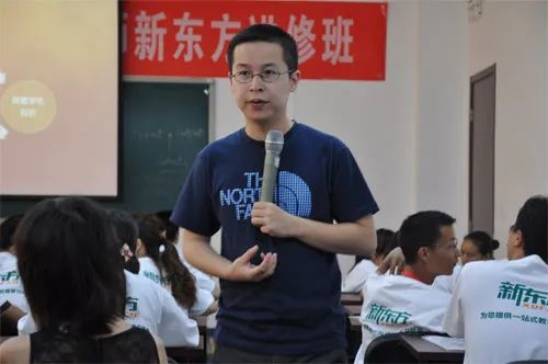 点击并拖拽以移动